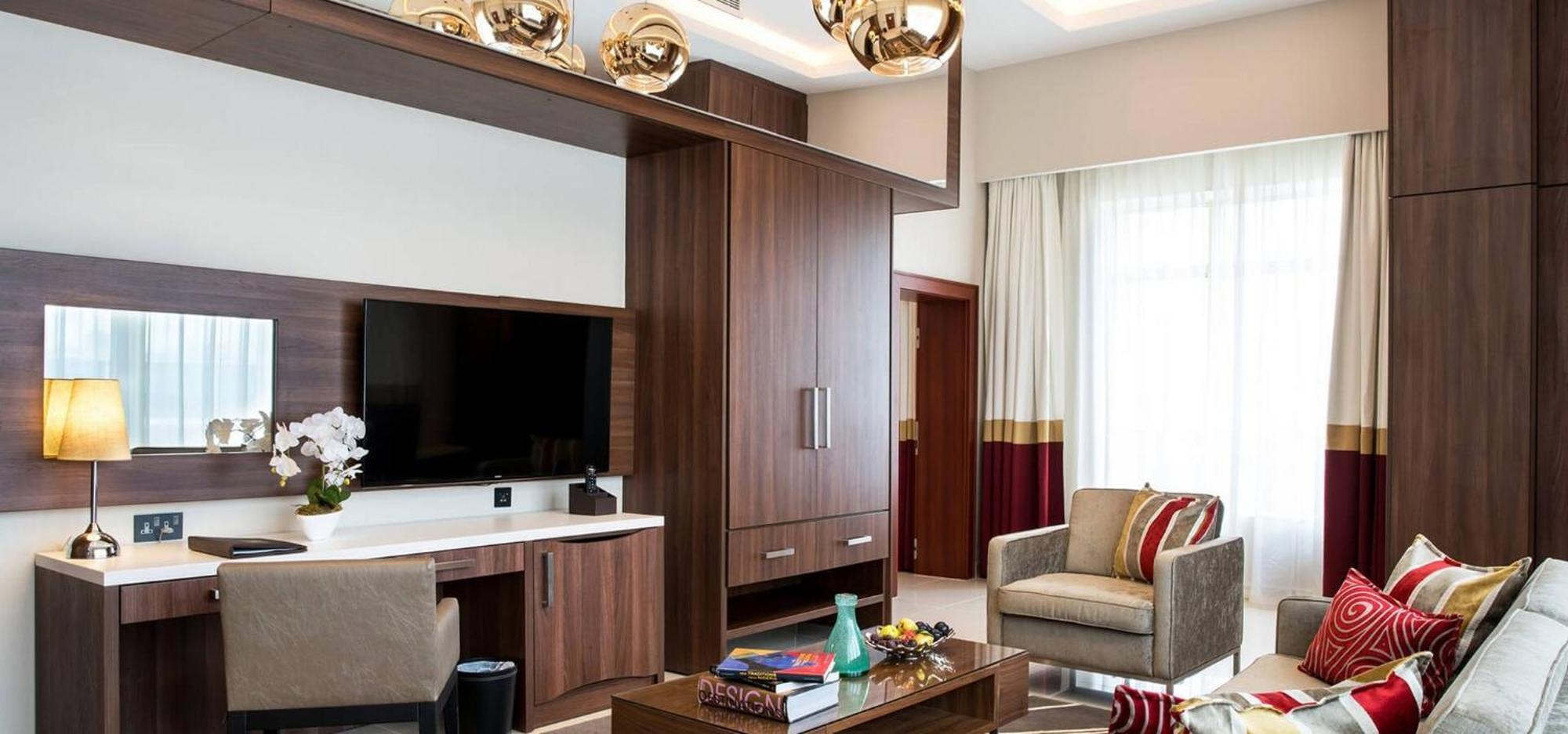 Room In Lodge - The Envoy Hotel And Suites 아부자 외부 사진